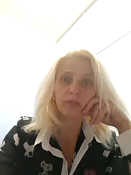MiaLove183 online show from 28, 7, 2026