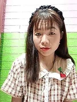 AmyLinee01 online show from 18, 6, 2026