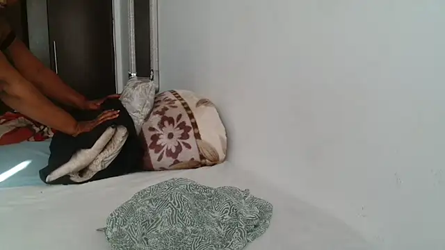 Lucia-boobs online show from 5, 4, 2026