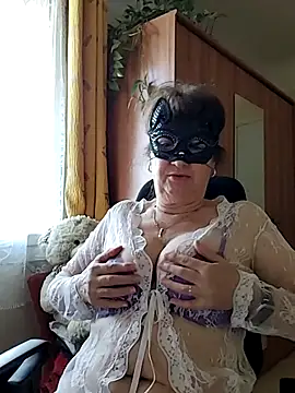 Chrismaturefrench online show from 24, 3, 2026