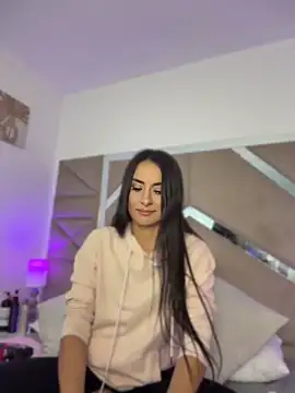velvetlunaa  online show from 10, 6, 2026