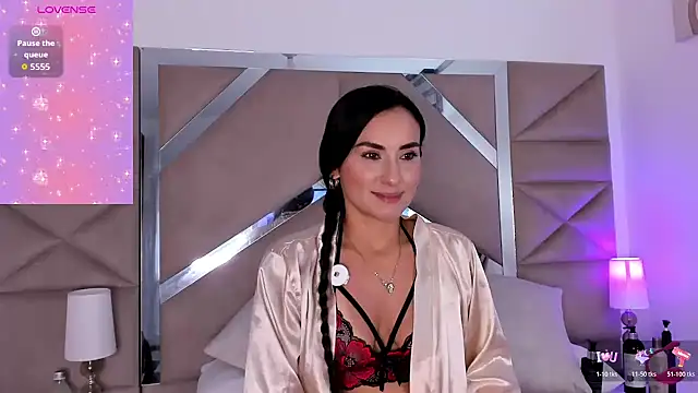 velvetlunaa  online show from 24, 6, 2026