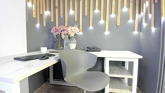 andreazoe online show from 3, 6, 2026