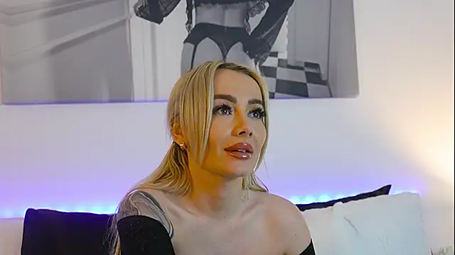 Snapshot of FrancescaGrayy chatting on 13, 5, 2026 FrancescaGrayy online show from 13, 5, 2026