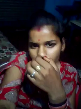Raveena0990 online show from 20, 5, 2026