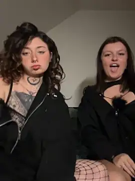 Snapshot of milou_xtx chatting on 31, 3, 2026 milou xtx online show from 31, 3, 2026