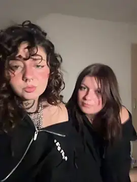 Snapshot of milou_xtx chatting on 1, 4, 2026 milou xtx online show from 1, 4, 2026