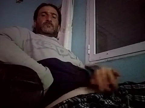 Snapshot of DanTrov79 chatting on 16, 4, 2026 DanTrov79 online show from 16, 4, 2026