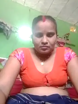 Snapshot of Shivani09900 chatting on 26, 5, 2026 Shivani09900 online show from 26, 5, 2026