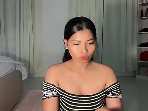 Snapshot of zafarina_18 chatting on 31, 3, 2026 zafarina 18 online show from 31, 3, 2026