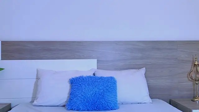 Elodie Laurent online show from 25, 3, 2026