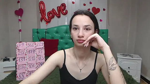 Je55icaBreeze online show from 25, 5, 2026