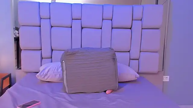 Lucy bigboobss online show from 1, 4, 2026