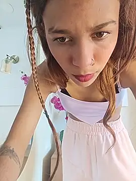 ValerieWoodsl online show from 26, 6, 2026