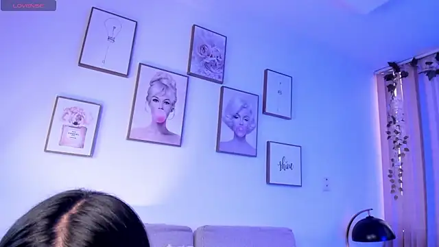 emilydolly  online show from 31, 5, 2026