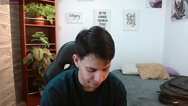 RoaSexi25 online show from 8, 4, 2026