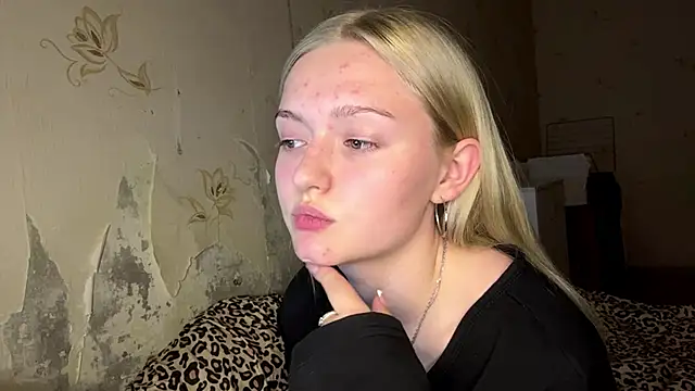 Sophia Blonde online show from 15, 4, 2026