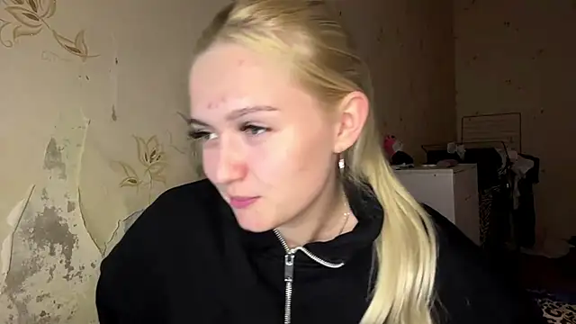 Sophia Blonde online show from 27, 4, 2026