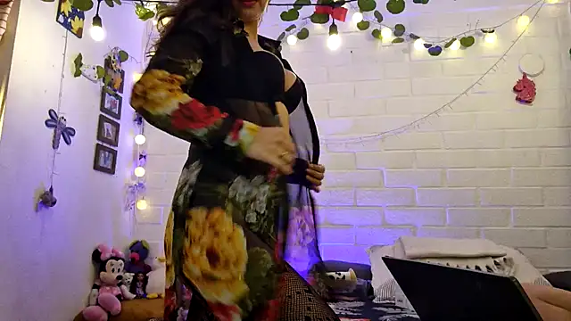 LASEXbellaX online show from 18, 5, 2026