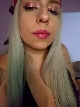 Yiyi 666 online show from 27, 3, 2026