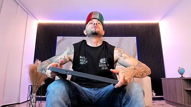 NICK OWEEN26 online show from 25, 3, 2026