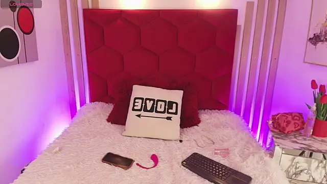 MiaGinger  online show from 26, 6, 2026