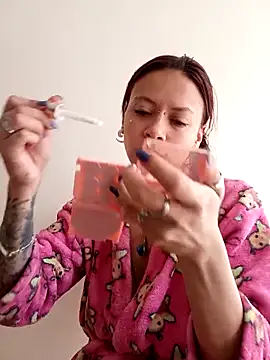 AuroraaMoonn online show from 9, 4, 2026