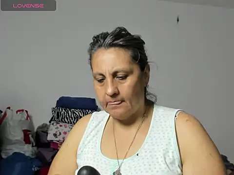 Merlyna Goldenss online show from 17, 4, 2026