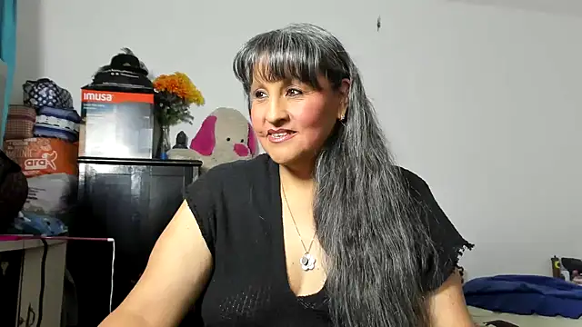 Merlyna Goldenss online show from 6, 5, 2026