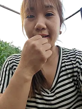 xinhxinh-cute online show from 12, 4, 2026