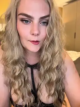 Blonde Cougar online show from 2, 6, 2026