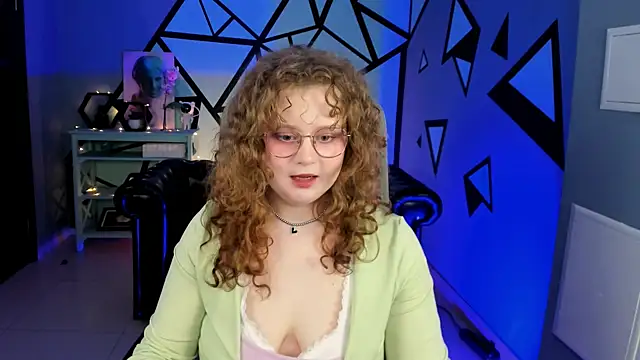 Snapshot of SaraSweetness chatting on 4, 4, 2026 SaraSweetness online show from 4, 4, 2026