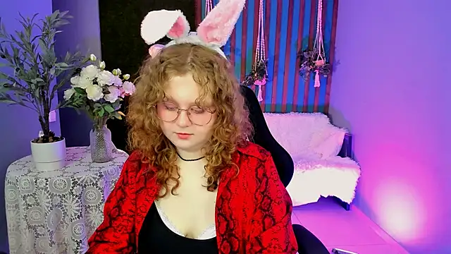 Snapshot of SaraSweetness chatting on 7, 4, 2026 SaraSweetness online show from 7, 4, 2026