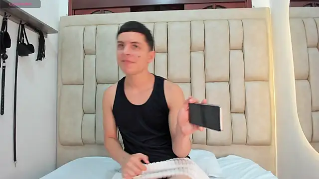 Snapshot of Axel_OS chatting on 27, 3, 2026 Axel OS online show from 27, 3, 2026