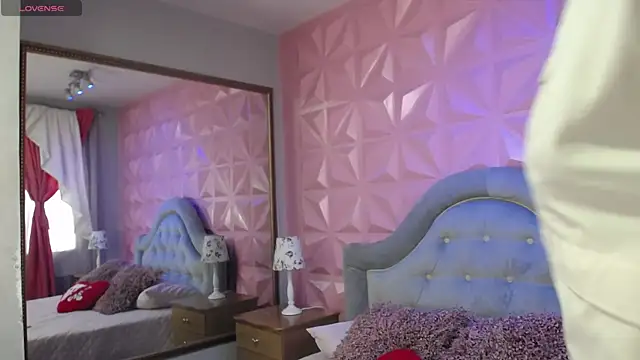 Scarlet Honey  online show from 26, 3, 2026