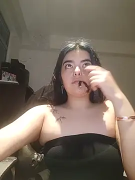 Leeyla blade online show from 3, 5, 2026