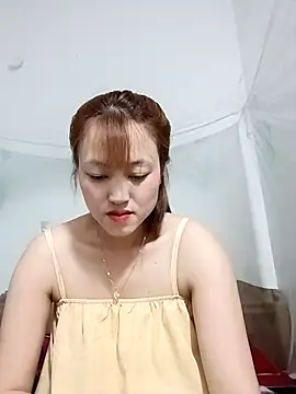 Snapshot of -Bitilu- chatting on 28, 4, 2026 -Bitilu- online show from 28, 4, 2026
