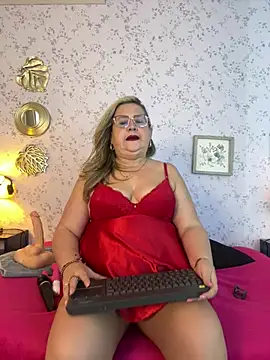 Martinacurvy  online show from 2, 4, 2026