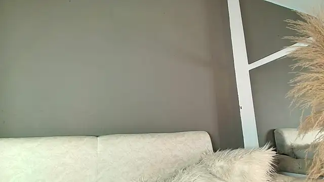 Zoee 8 online show from 24, 6, 2026