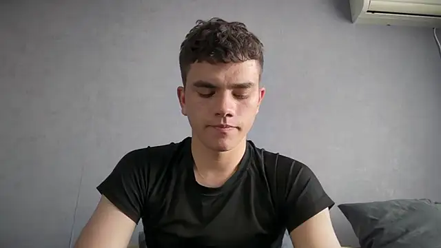 MaxWoolf online show from 6, 6, 2026