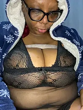 BoobsQueeen online show from 2, 7, 2026