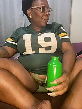 BoobsQueeen online show from 31, 7, 2026