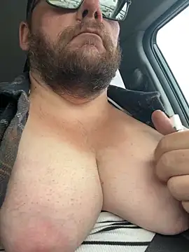 hugemanbreasts online show from 22, 5, 2026