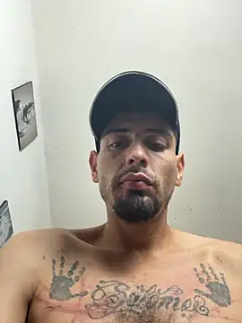 Snapshot of Lherzamxx chatting on 12, 4, 2026 Lherzamxx online show from 12, 4, 2026