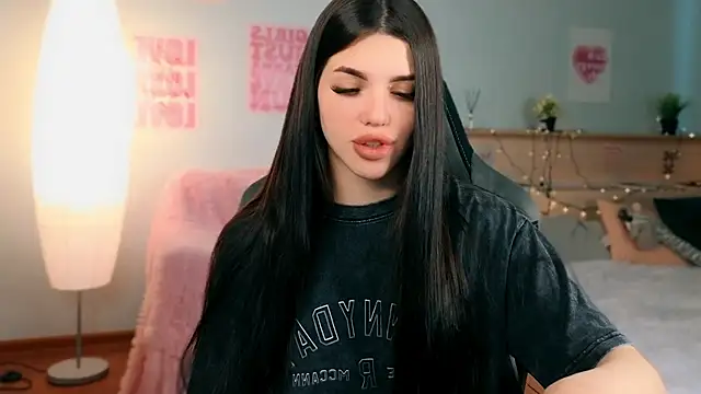 molly rettyy online show from 18, 5, 2026