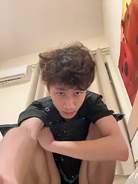 sexyboy-3525 online show from 11, 4, 2026