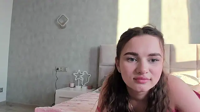 AlinaLuxxx online show from 4, 4, 2026