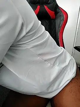 Snapshot of Dutches101 chatting on 14, 4, 2026 Dutches101 online show from 14, 4, 2026