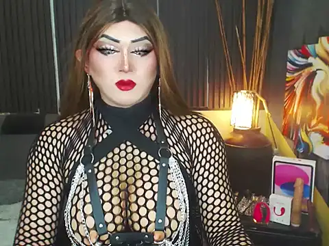 HugexMsLovelyxCock online show from 13, 5, 2026