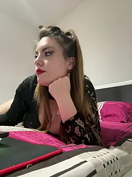 Snapshot of SilkObsession chatting on 6, 4, 2026 SilkObsession online show from 6, 4, 2026